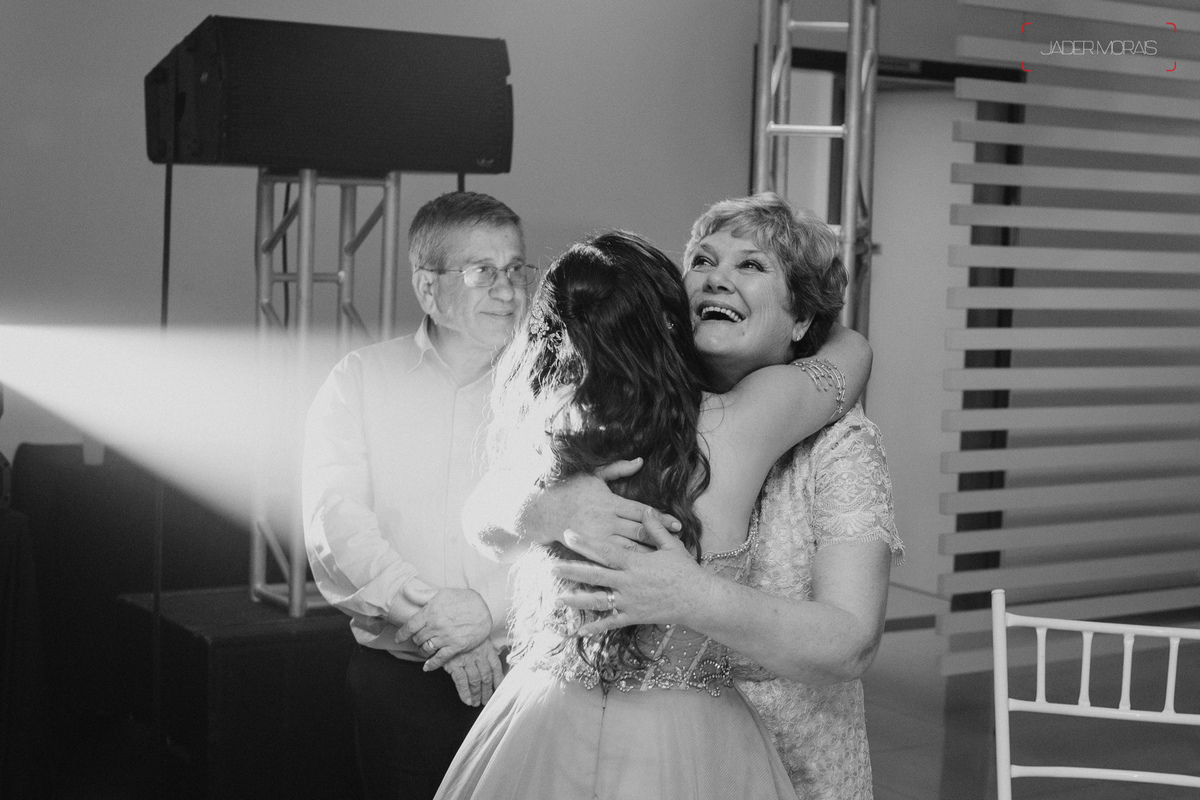 Fotografia de Aniversário Debutante Espaço Bazilia Couto Eventos Hortolandia SP 