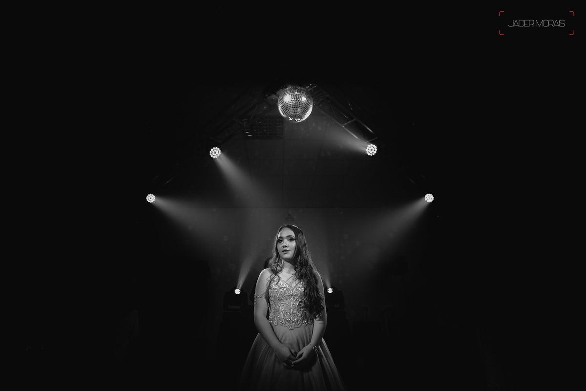 Fotografia de Aniversário Debutante Espaço Bazilia Couto Eventos Hortolandia SP 