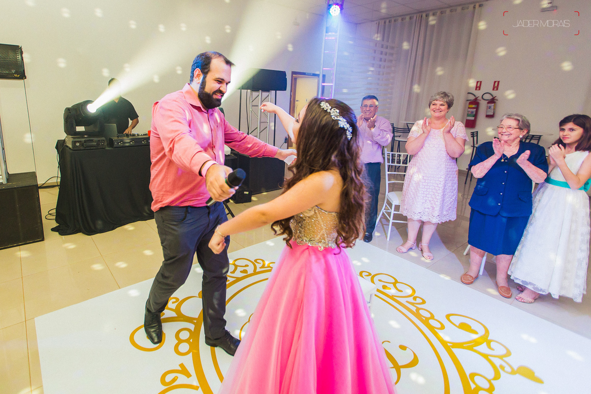 Fotografia de Aniversário Debutante Espaço Bazilia Couto Eventos Hortolandia SP 