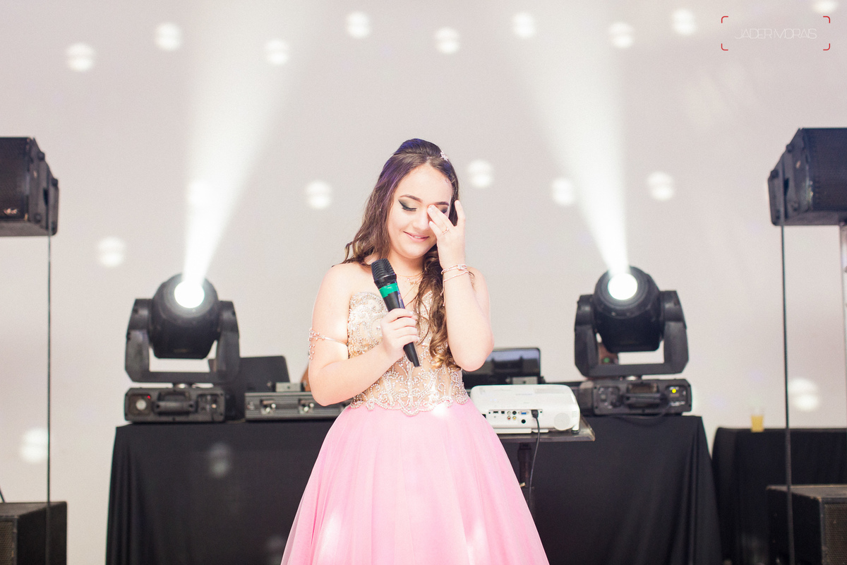 Fotografia de Aniversário Debutante Espaço Bazilia Couto Eventos Hortolandia SP 