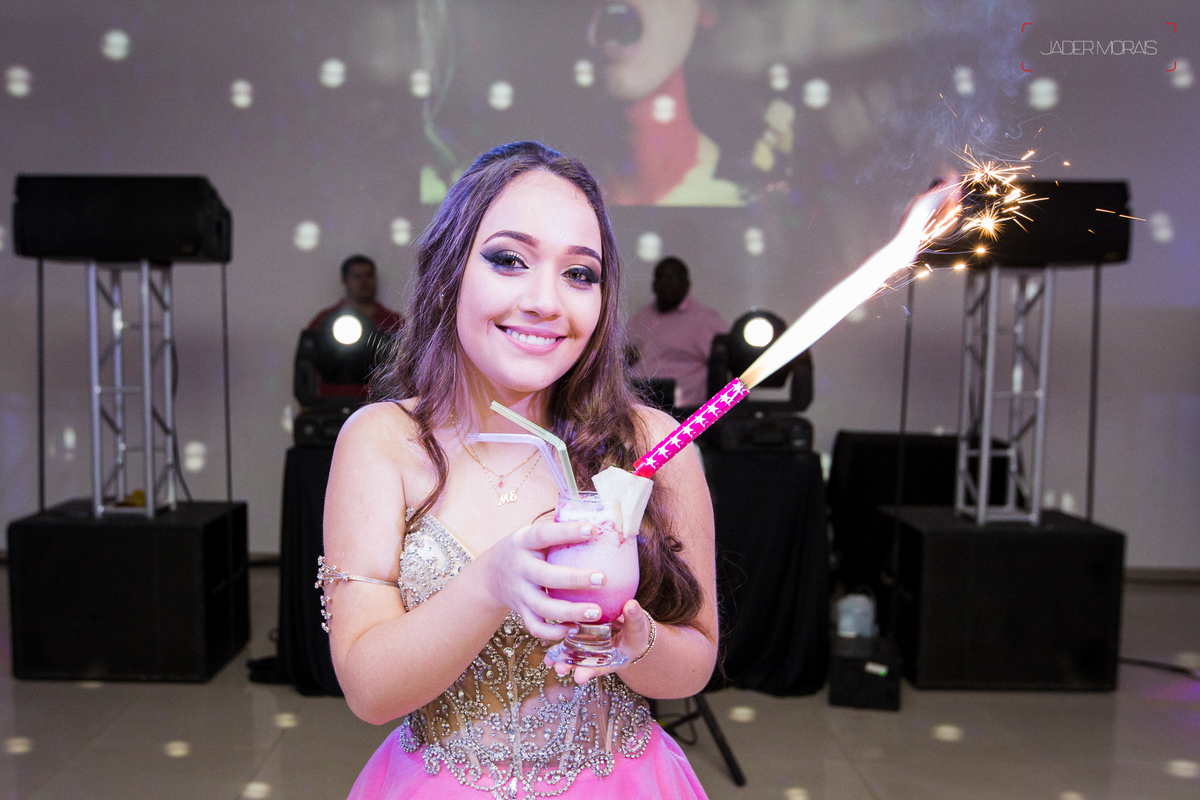 Fotografia de Aniversário Debutante Espaço Bazilia Couto Eventos Hortolandia SP 