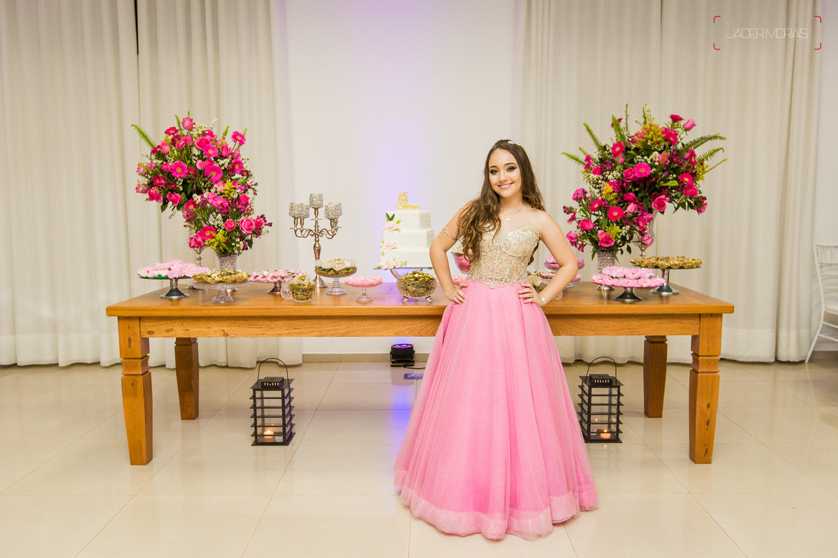 Fotografia de Aniversário Debutante Espaço Bazilia Couto Eventos Hortolandia SP 