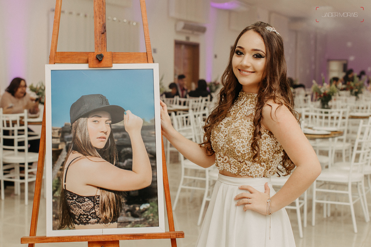 Fotografia de Aniversário Debutante Espaço Bazilia Couto Eventos Hortolandia SP 