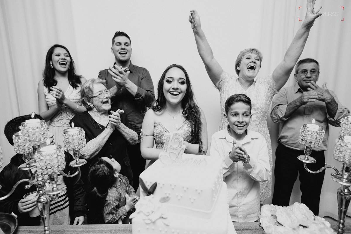 Fotografia de Aniversário Debutante Espaço Bazilia Couto Eventos Hortolandia SP 