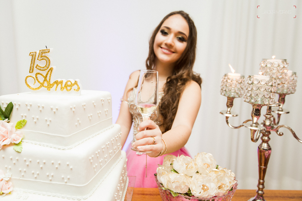 Fotografia de Aniversário Debutante Espaço Bazilia Couto Eventos Hortolandia SP 