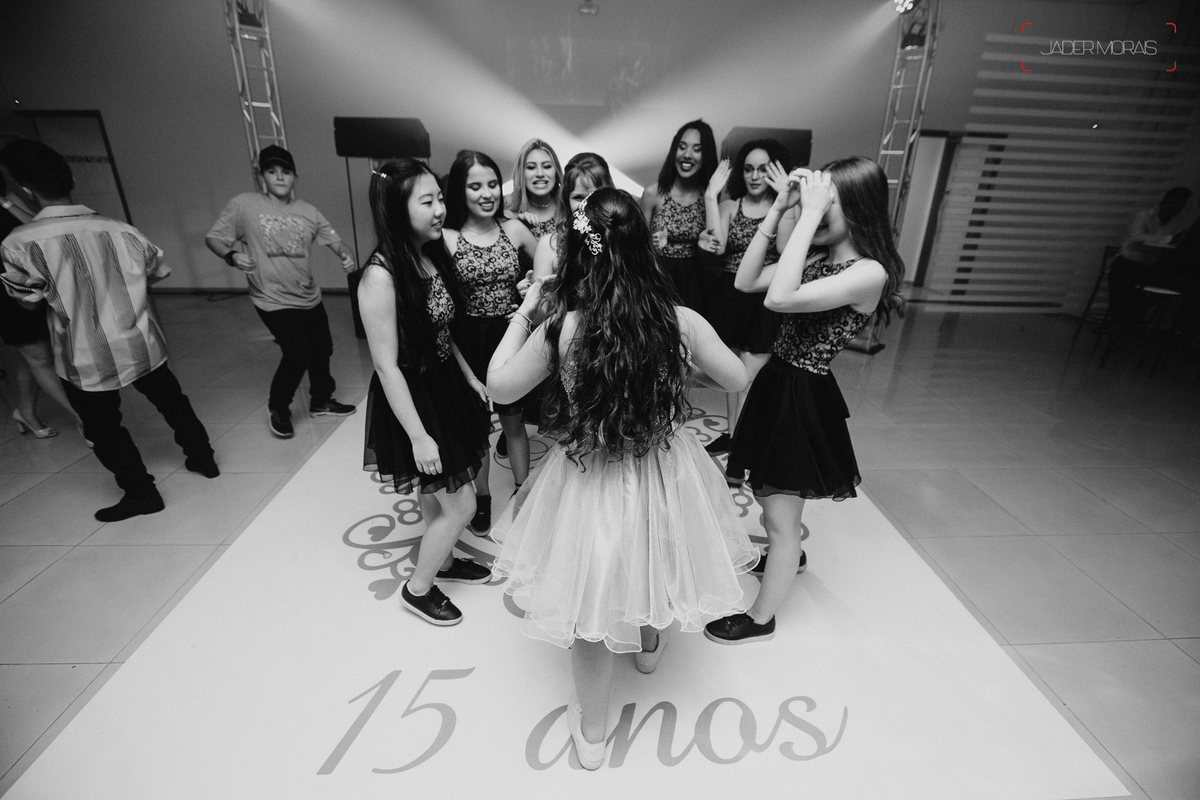 Fotografia de Aniversário Debutante Espaço Bazilia Couto Eventos Hortolandia SP 