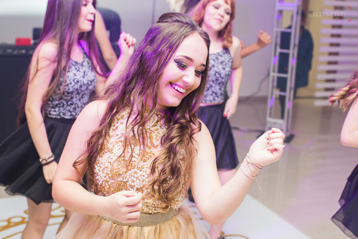 Fotografia de Aniversário Debutante Espaço Bazilia Couto Eventos Hortolandia SP 