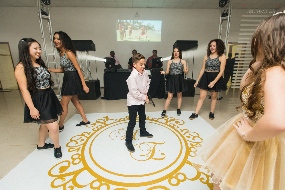 Fotografia de Aniversário Debutante Espaço Bazilia Couto Eventos Hortolandia SP 