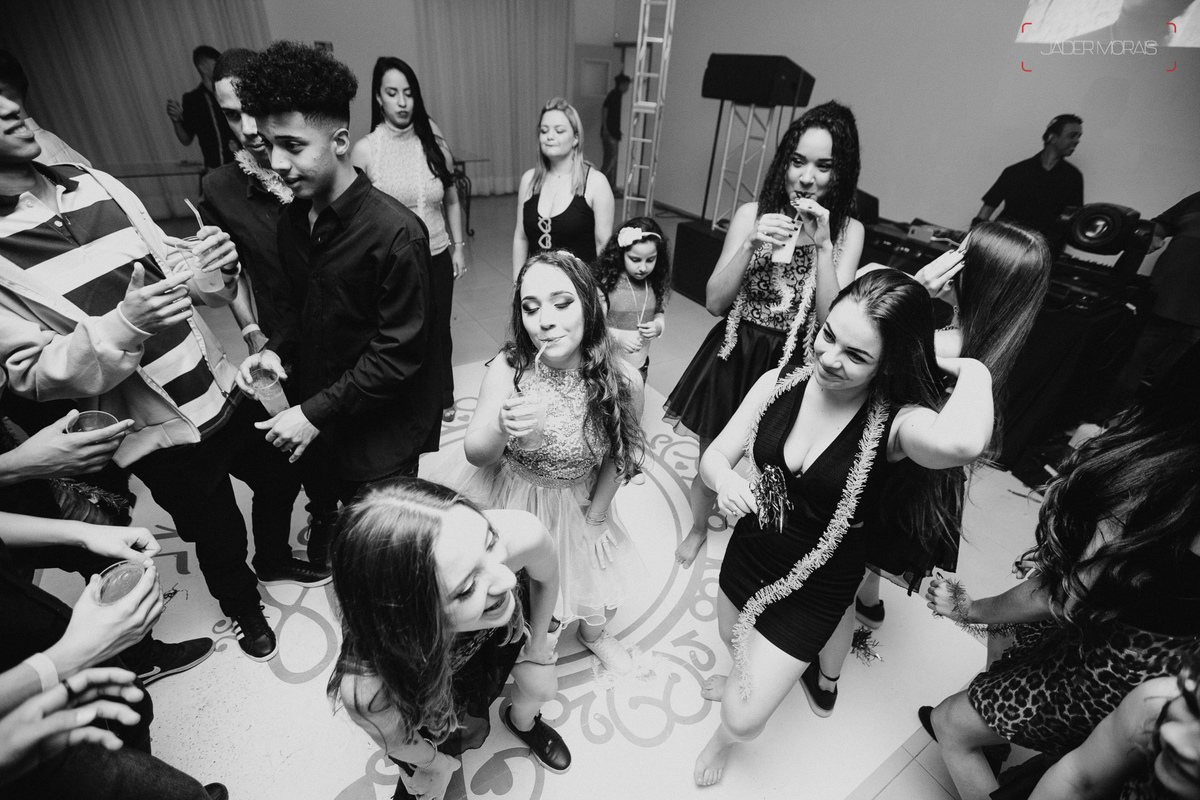 Fotografia de Aniversário Debutante Espaço Bazilia Couto Eventos Hortolandia SP 