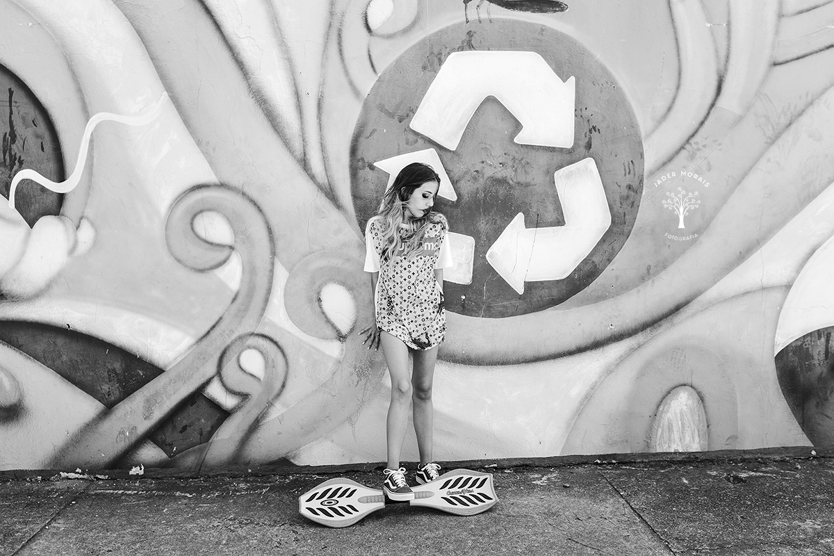 ensaio-15-anos-giovana-estilo-livre-parede-grafite
