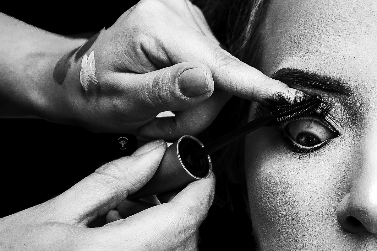foto making of noiva de olhos arregalados