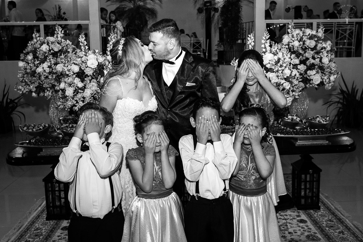 foto-casal-com-pajens-portal-paraiso