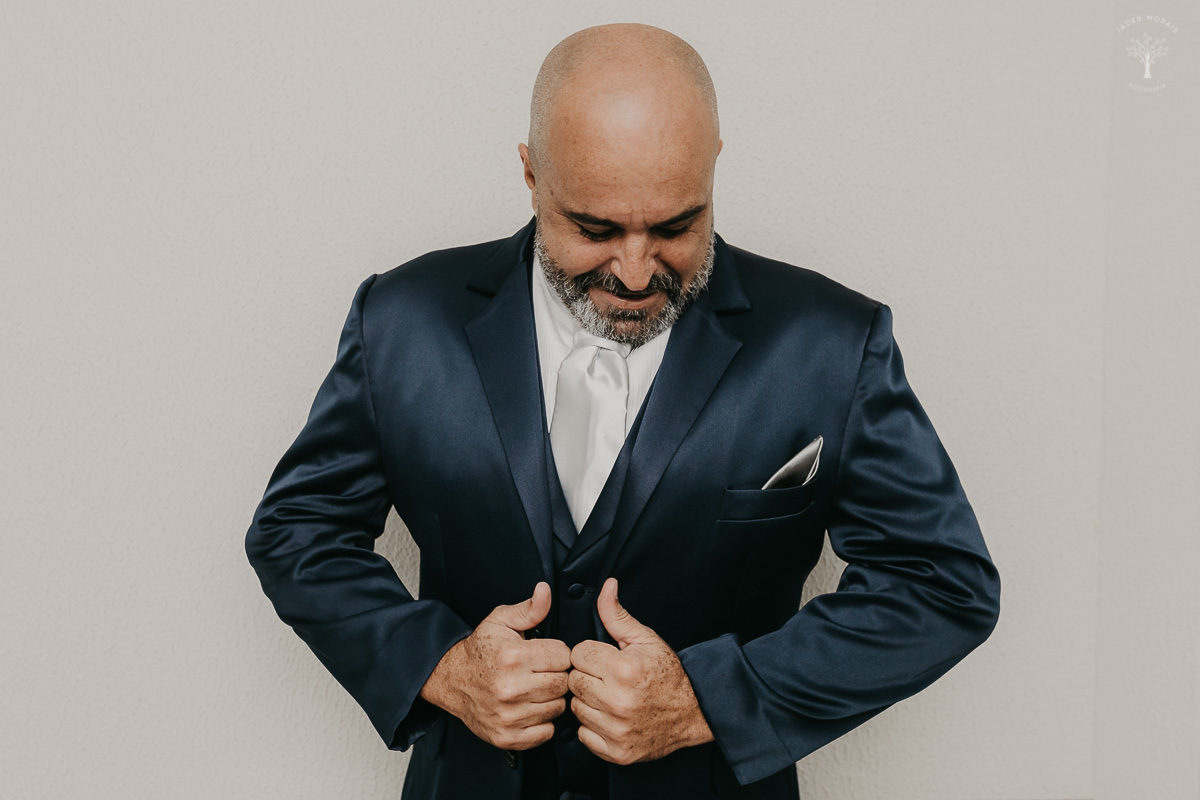 noivo coloca terno azul petróleo lagoa santa rita em são paulo