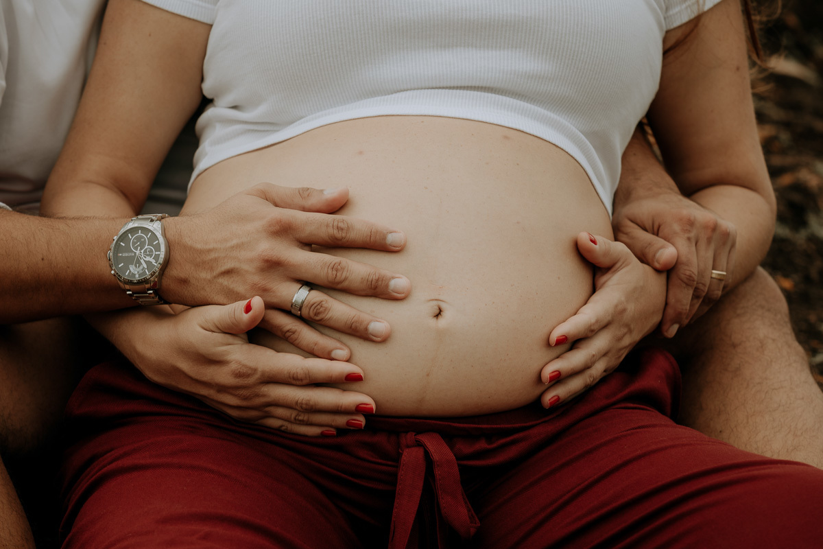 foto da barriga gigante da gestante