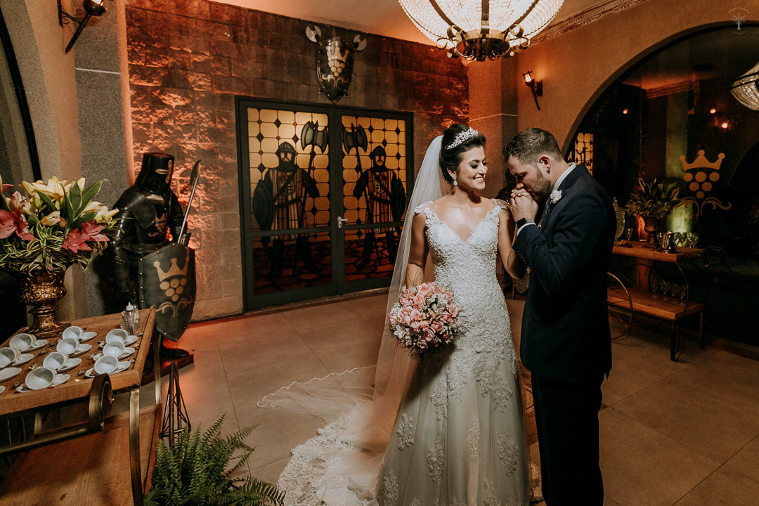 pos cerimônia dos noivos andressa e rodrigo no castelo medieval vinhedo sp