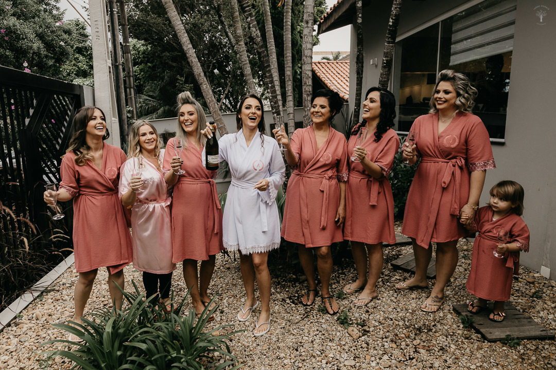 brinde com as madrinhas no primore cabelos valinhos