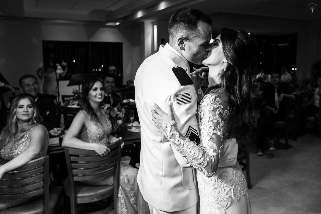 foto da dança dos noivos no restaurante terraço da praça em valinhos sp