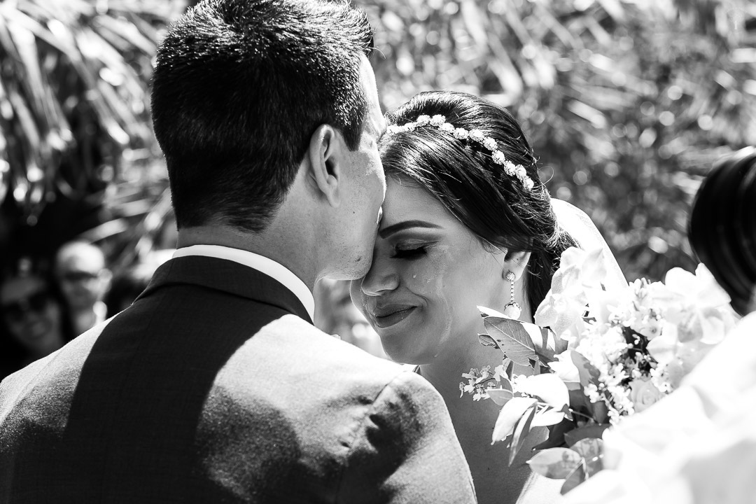 beijo dos noivos lucas e flavia chacara caminho de luz valinhos sp