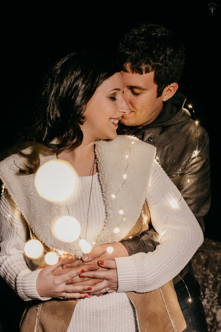 ensaio-casal-com-luzes-monte-verde