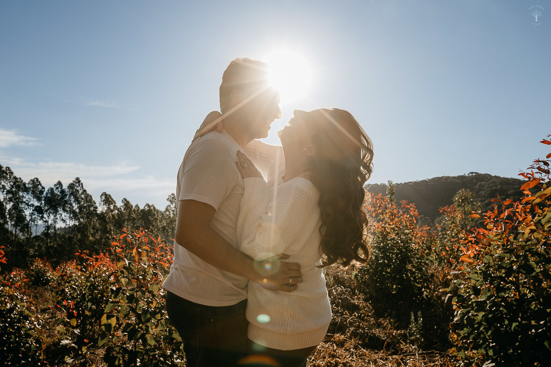 casal-feliz-campos-monte-verde-mg