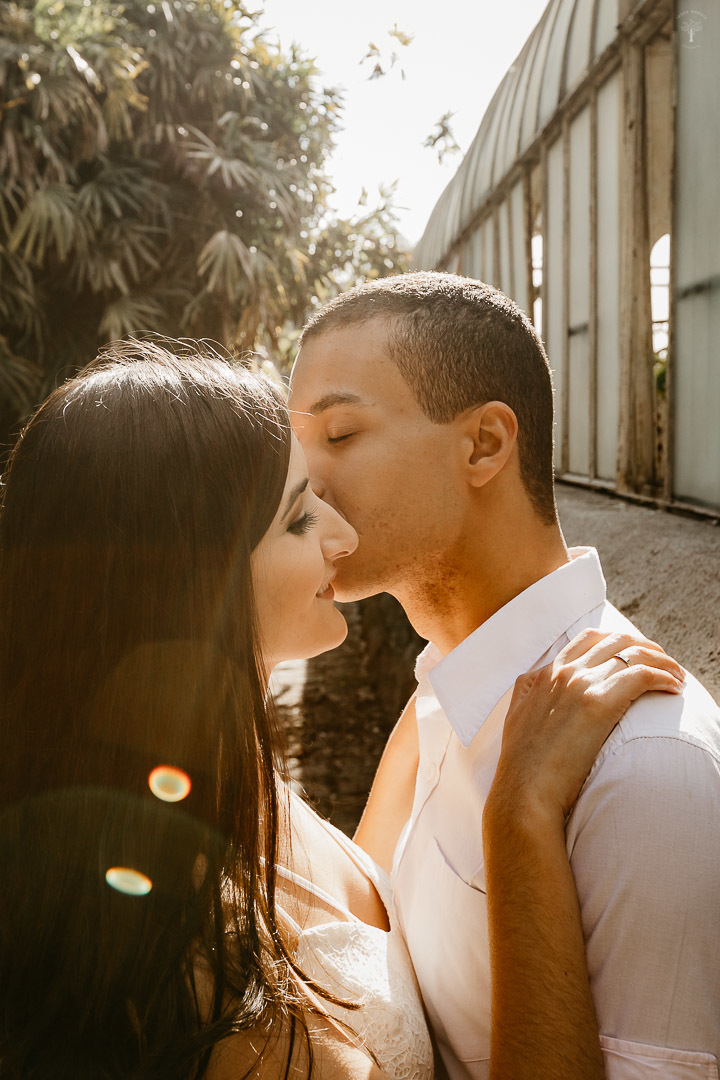 foto do beijo do casal jardim botanico sp