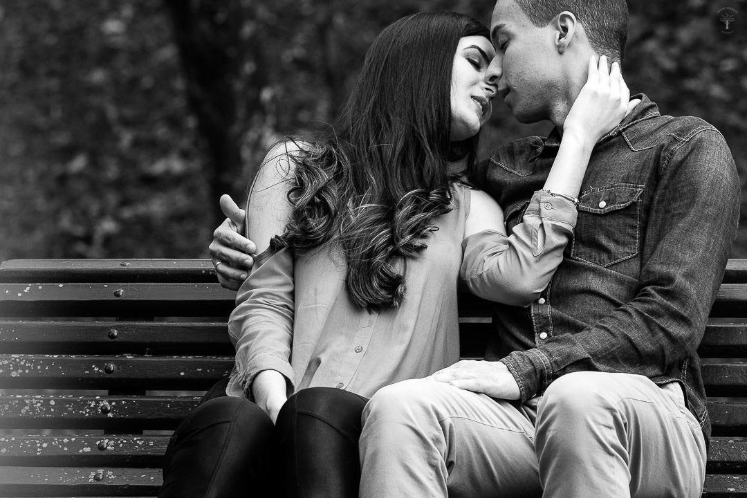 foto casal namorando no banco jardim botanico