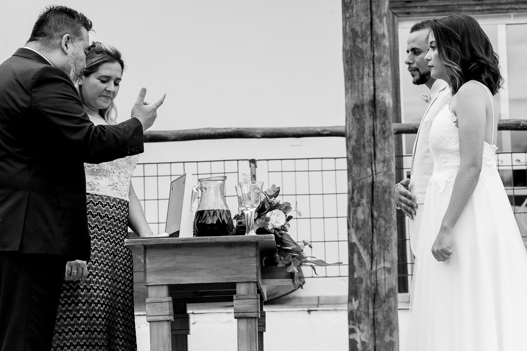 celebrante na cerimônia