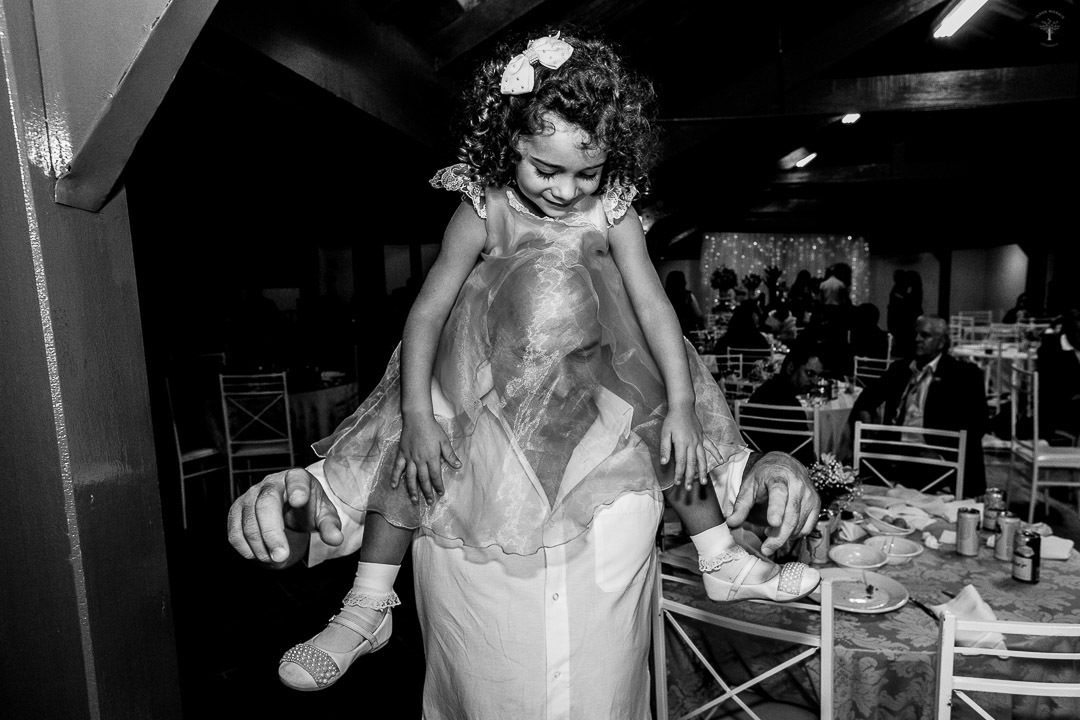 criança-brinca-pai-casamento-chacara-bressan-louveira-sp