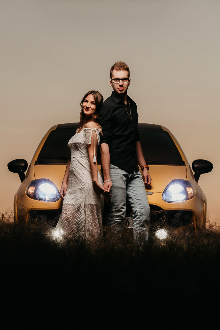 ensaio pré wedding com carro amarelo fiat punto holambra sp