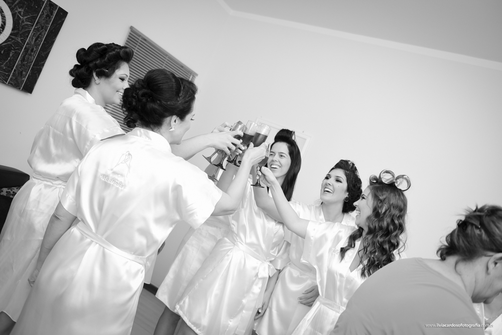 Brinde das madrinhas sempre rendem lindas e doces imagens!