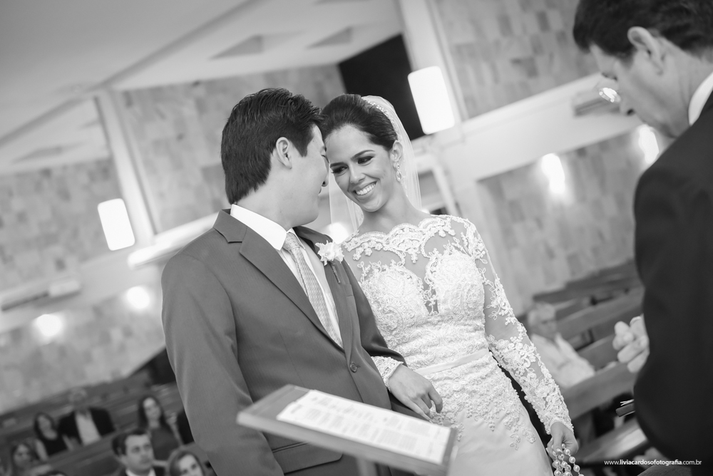 Detalhes do altar de casamento. Fotografado por Livia Cardoso