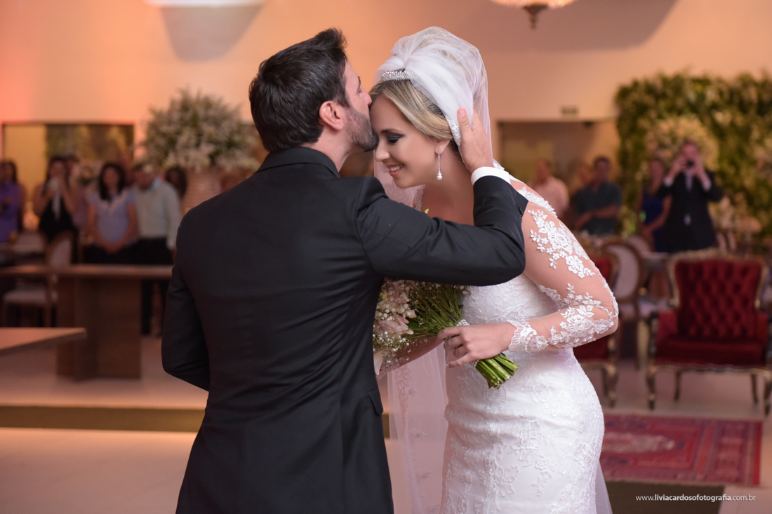 LIVIA CARDOSO FOTOGRAFIA - CASAMENTO - NOIVOS - WEDDING - VESTIDO DE NOIVA