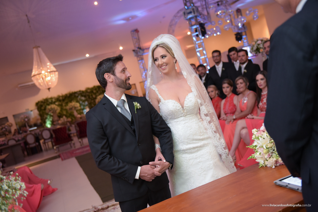 LIVIA CARDOSO FOTOGRAFIA - CASAMENTO - NOIVOS - WEDDING - VESTIDO DE NOIVA