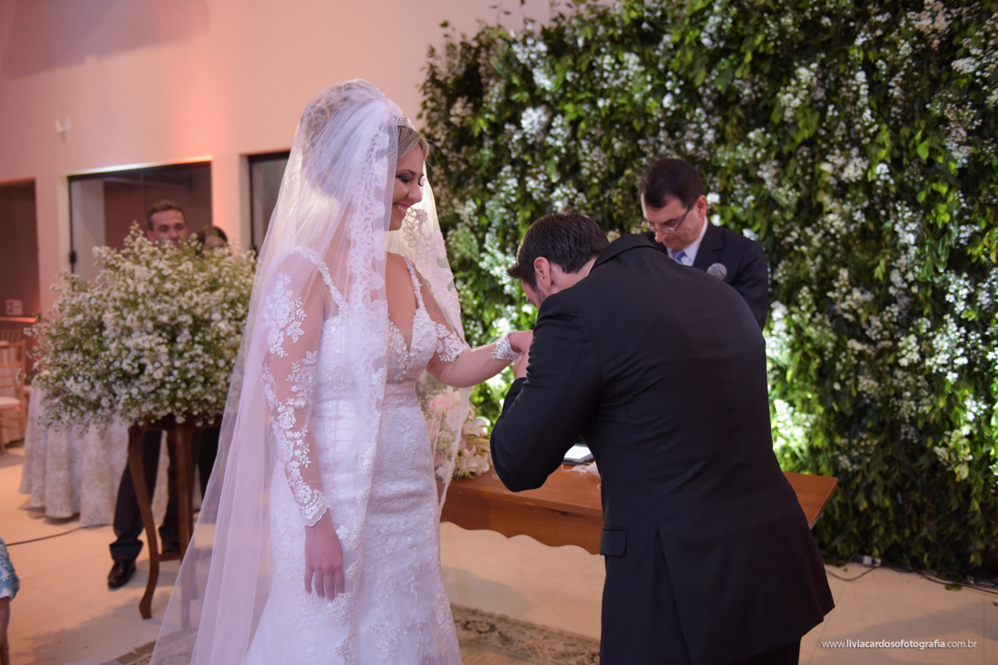 LIVIA CARDOSO FOTOGRAFIA - CASAMENTO - NOIVOS - WEDDING - VESTIDO DE NOIVA