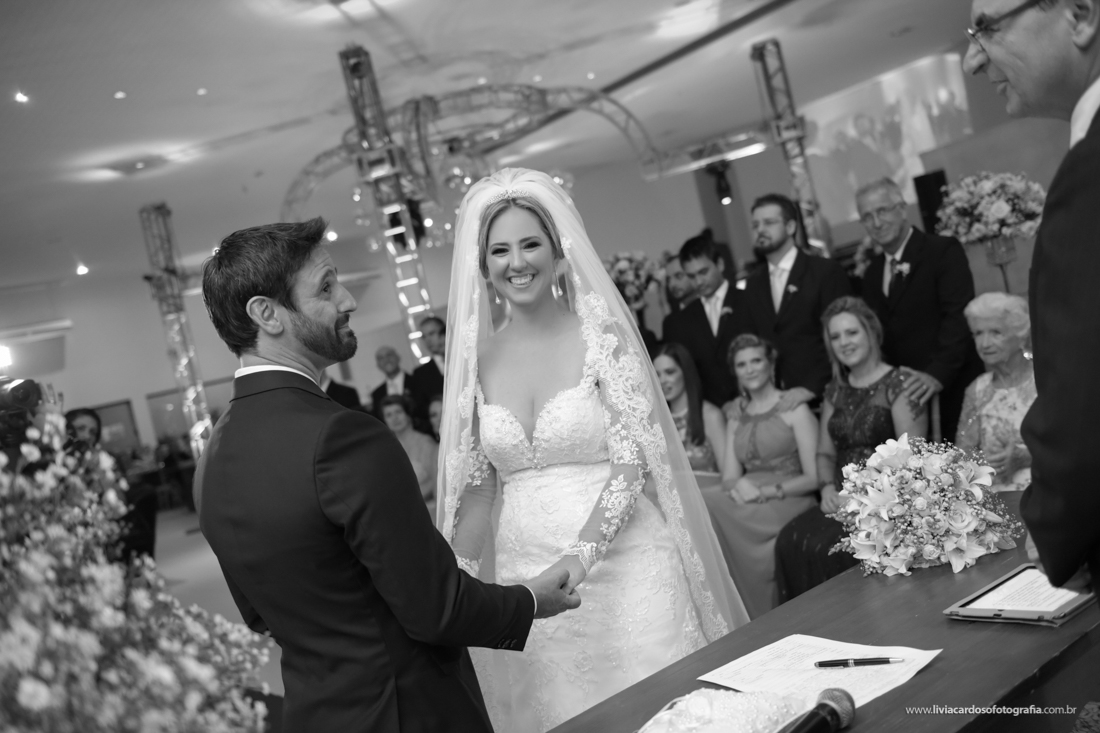 LIVIA CARDOSO FOTOGRAFIA - CASAMENTO - NOIVOS - WEDDING - VESTIDO DE NOIVA