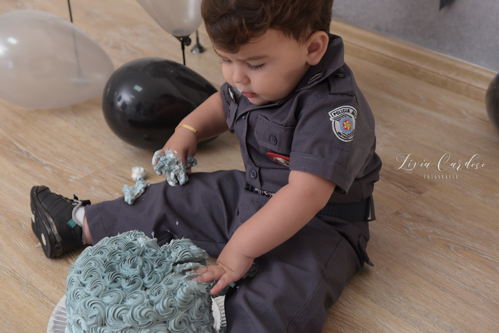 SMASH THE CAKE COM TEMA DA POLICIA MILITAR, FOTOGRAFADO POR LIVIA CARDOSO