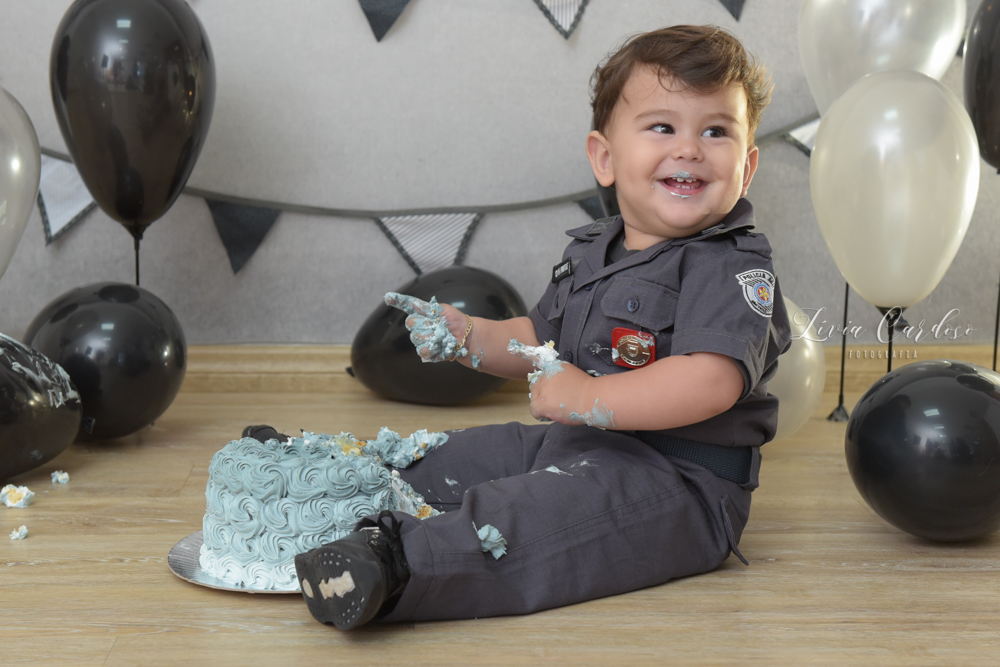 SMASH THE CAKE COM TEMA DA POLICIA MILITAR, FOTOGRAFADO POR LIVIA CARDOSO