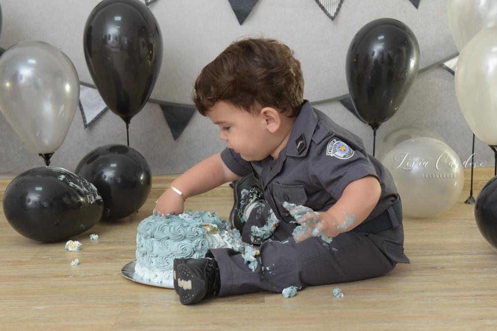 SMASH THE CAKE COM TEMA DA POLICIA MILITAR, FOTOGRAFADO POR LIVIA CARDOSO