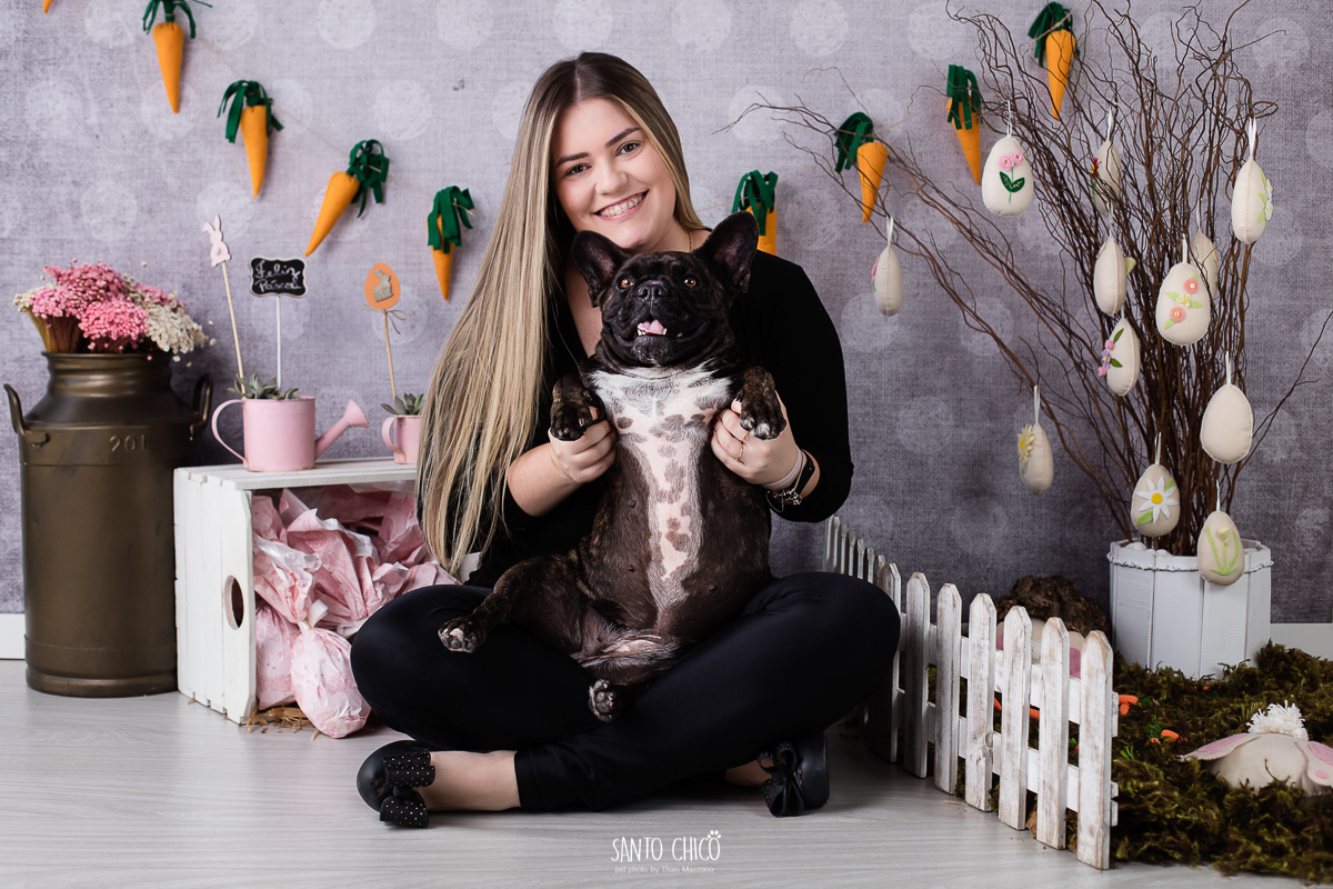 ensaio-tematico-fotografia-pet-cenario-pascoa-cachorro-coelho