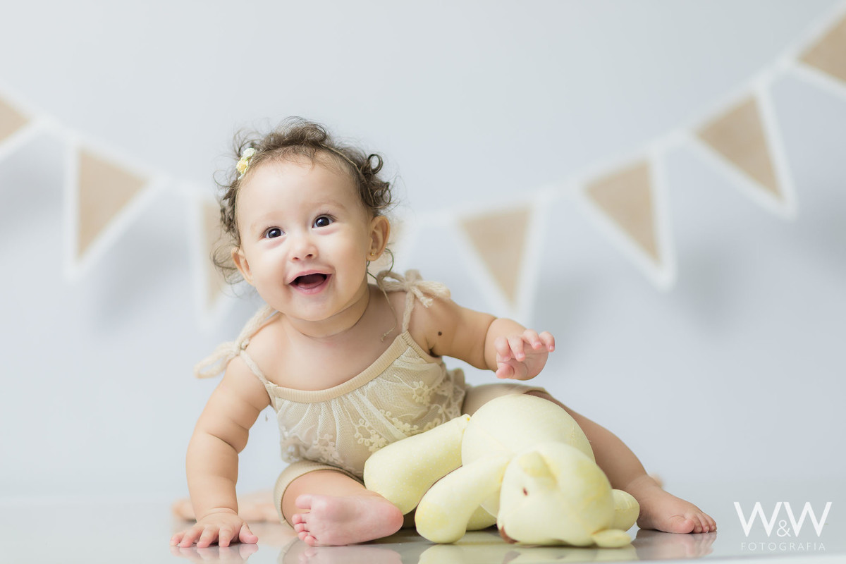 ensaio acompanhamento 6 meses trimestral menina são paulo em estudio
