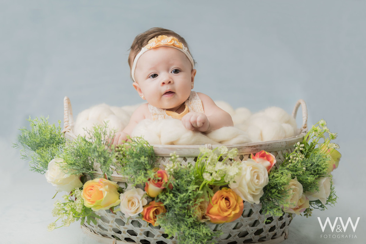 acompanhamento 3 meses menina estudio pascoa ensaio