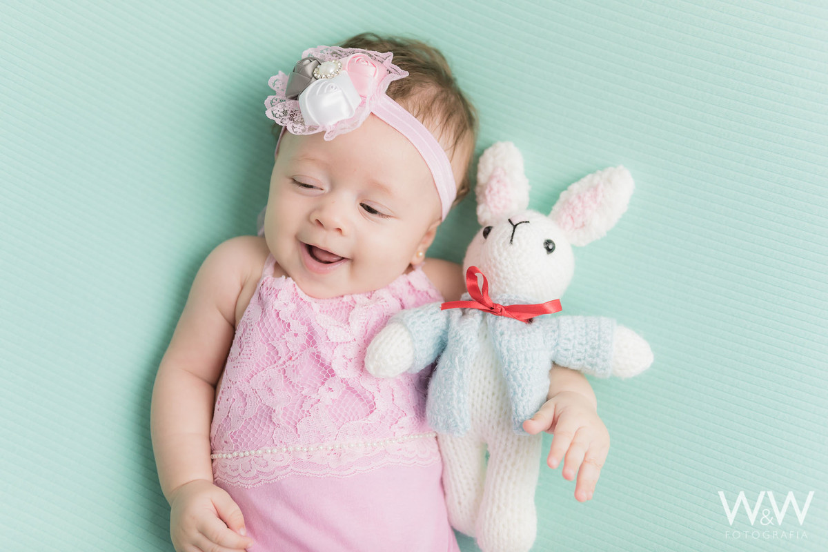 acompanhamento 3 meses menina estudio pascoa ensaio