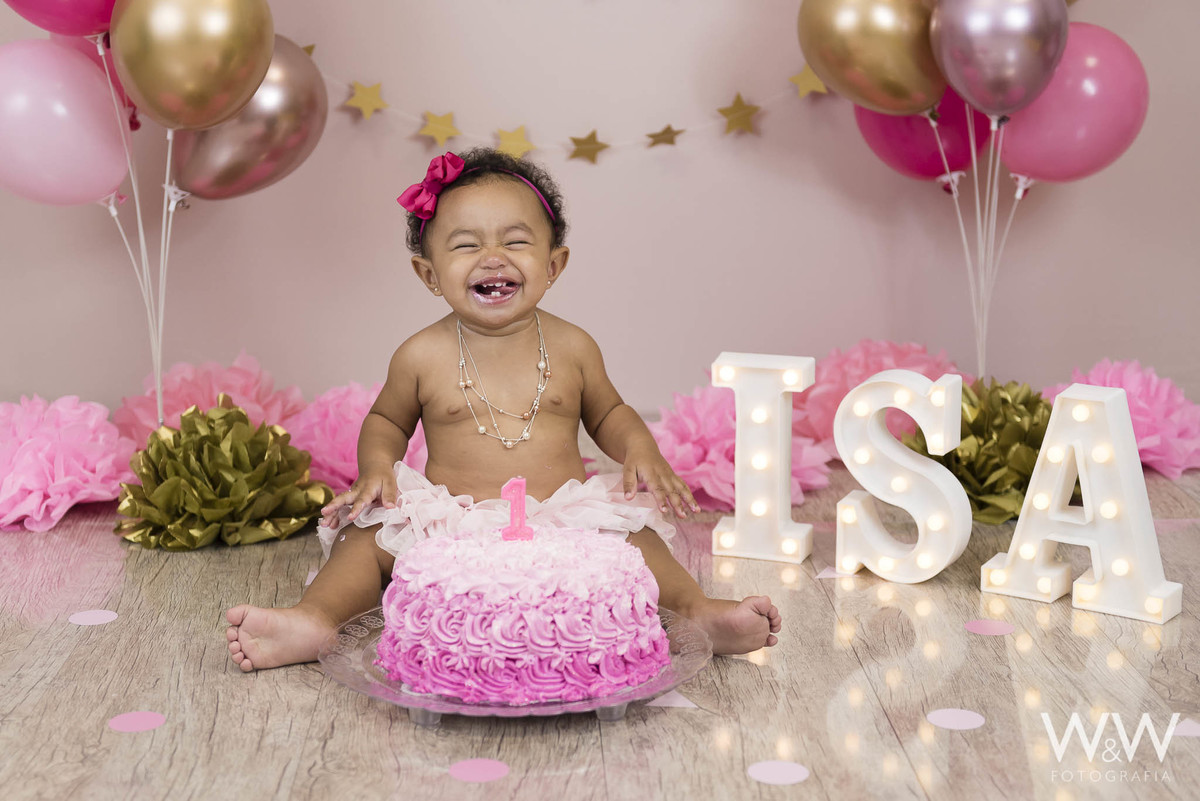 smash the cake são paulo estúdio wewfoto rosa dourado ensaio fotográfico menina 1 ano