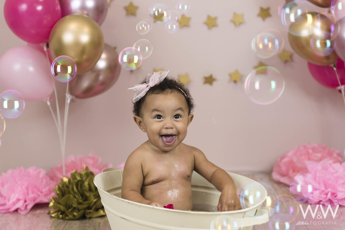 smash the cake são paulo estúdio wewfoto rosa dourado ensaio fotográfico menina 1 ano
