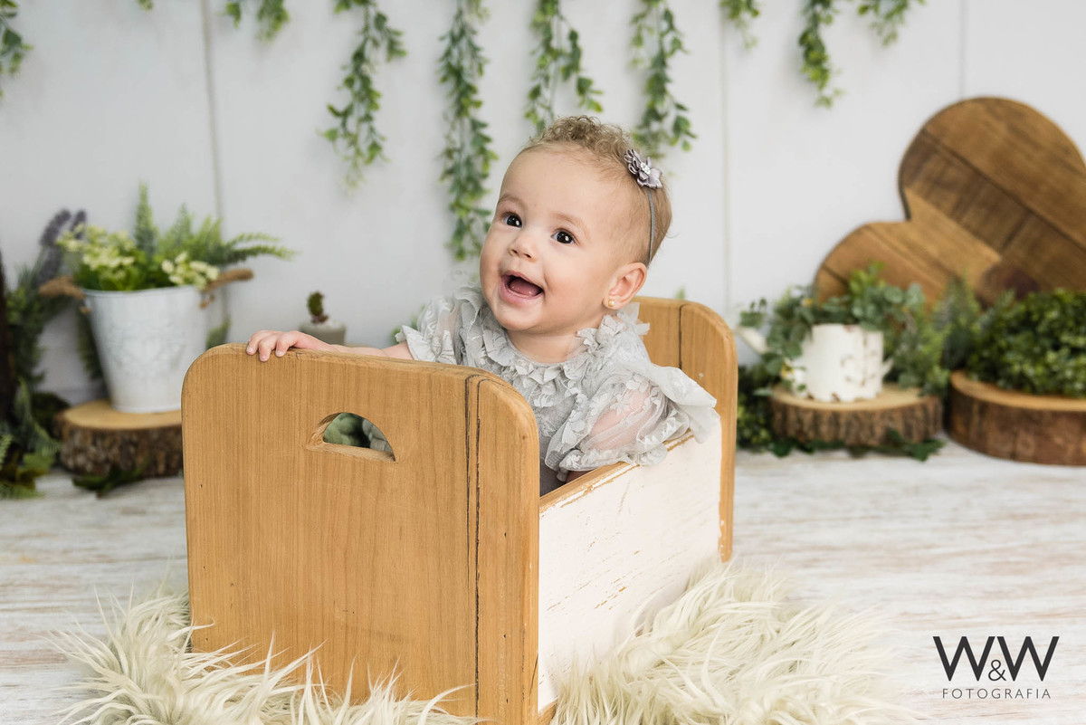 ensaio acompanhamento 6 meses menina estúdio são paulo wewfotografia wewfoto clean