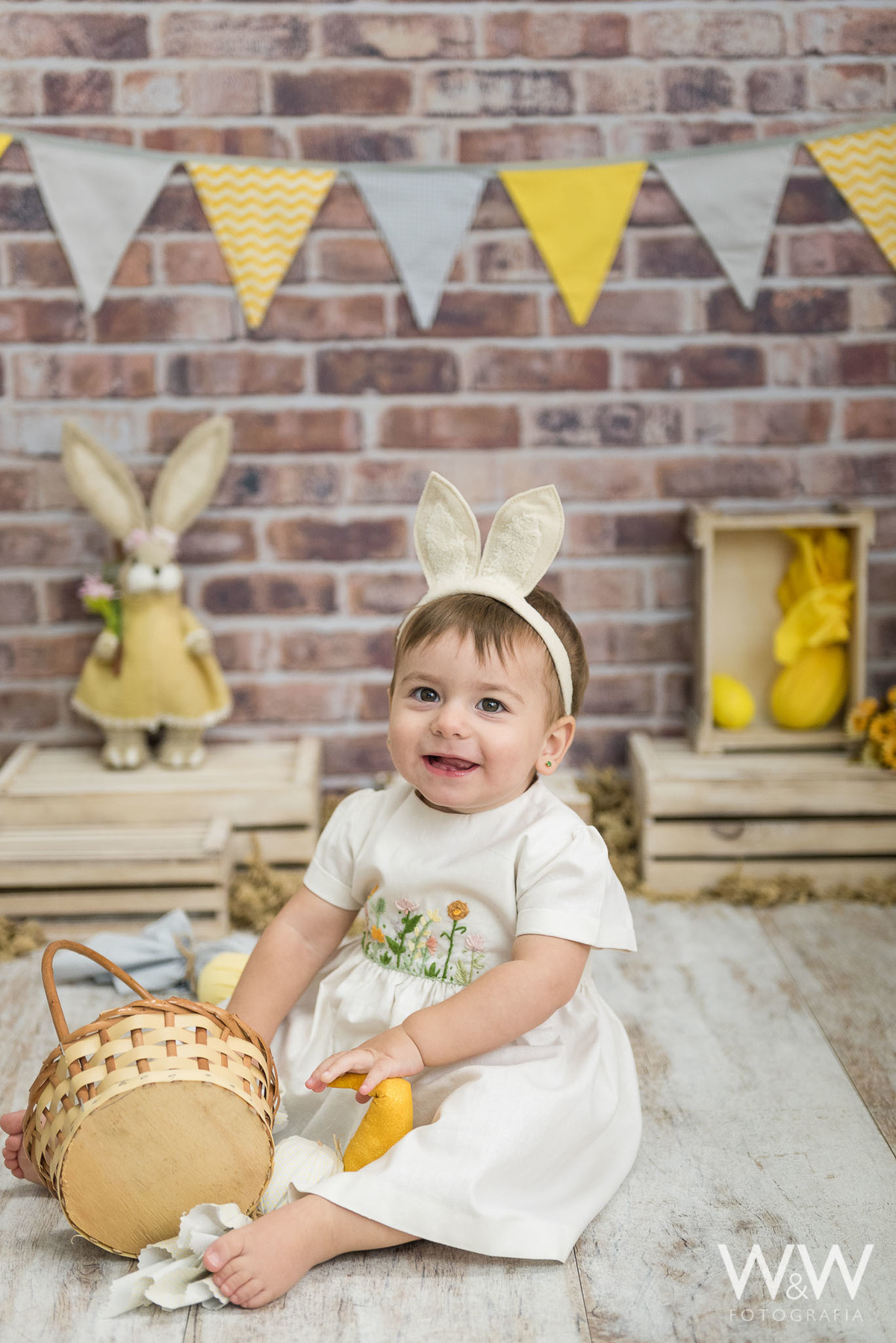 ensaio Pascoa 2021 em estúdio menina bebê são paulo chácara santo antonio wewfotografia