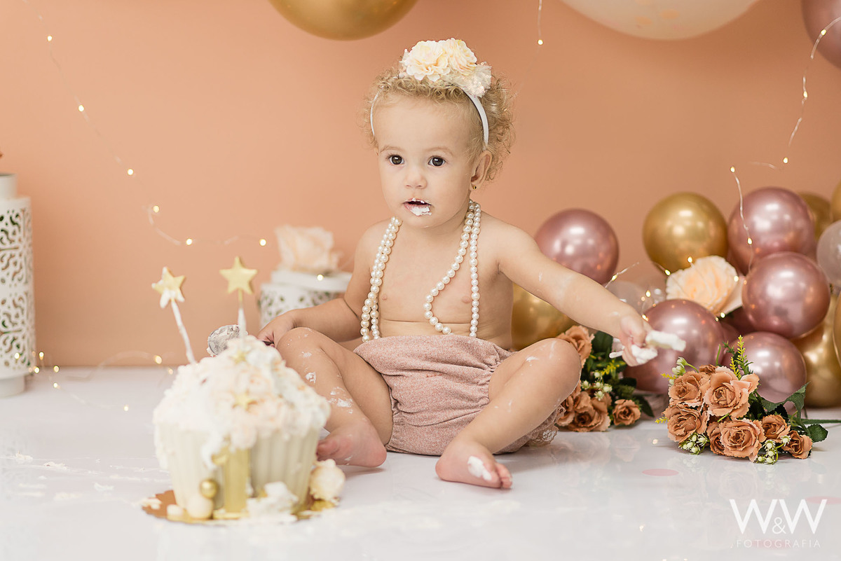 ensaio smashthecake cakesmash em estúdio são paulo rose gold wewfotografia