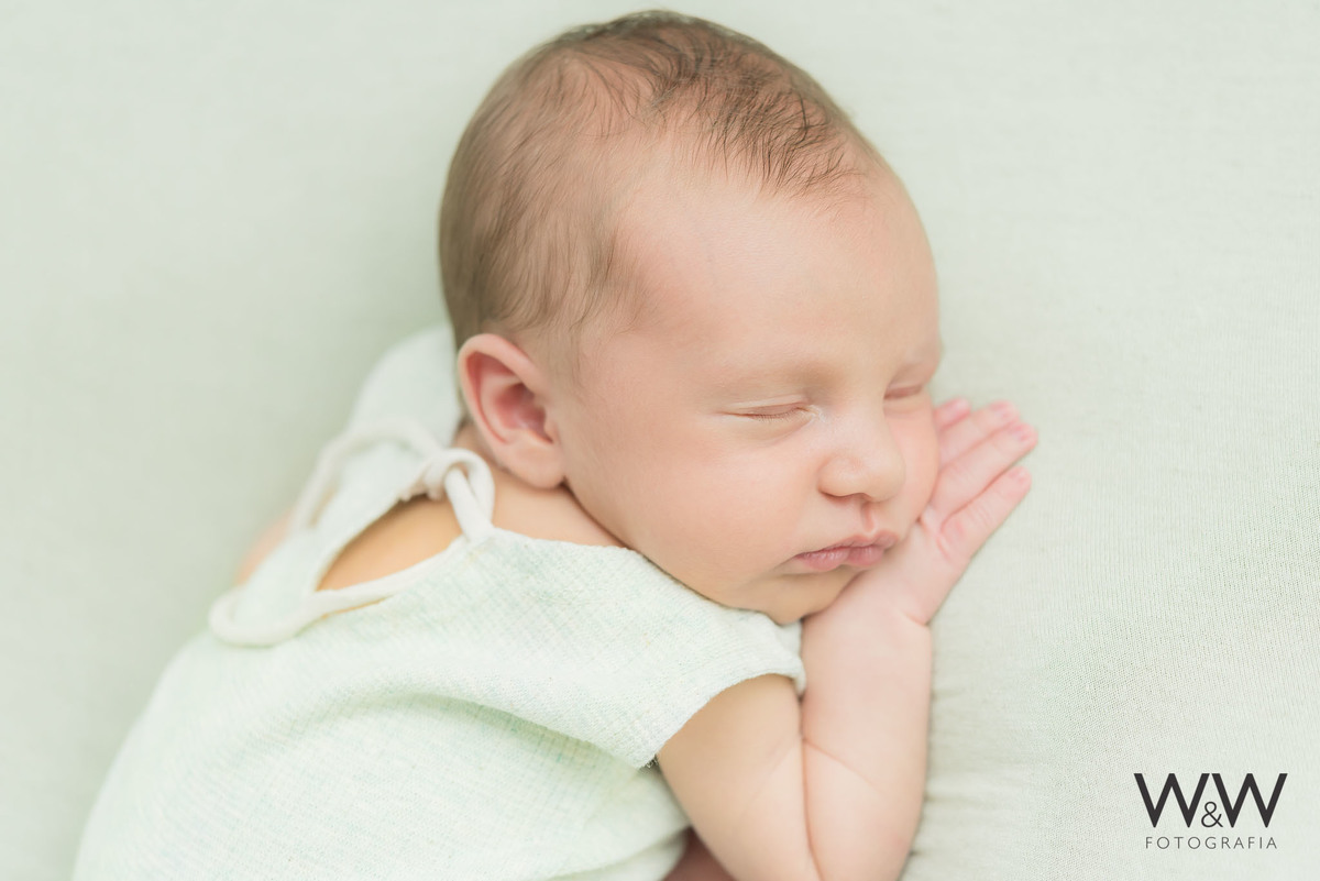 ensaio newborn menino em estúdio são paulo zona sul wewfotografia