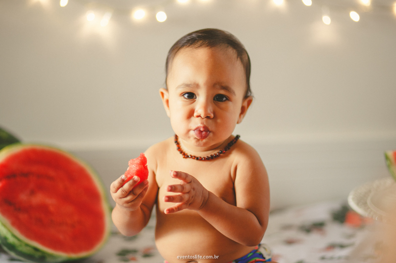 smash the fruit ensaio infatil primeiro ano elisa life fotografia espontanea babê com frutas