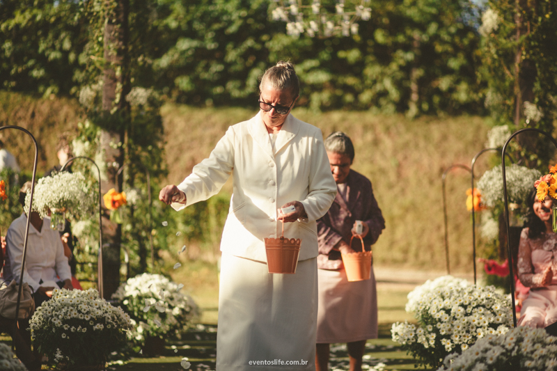Fotografia de Casamento Larissa e Vinicius Life Fotografia Melhor fotografo de Sorocaba Villa Sansu Wedding DIY How I Met Your Mother Yellow Umbrella Guarda-chuva amarelo avós flores